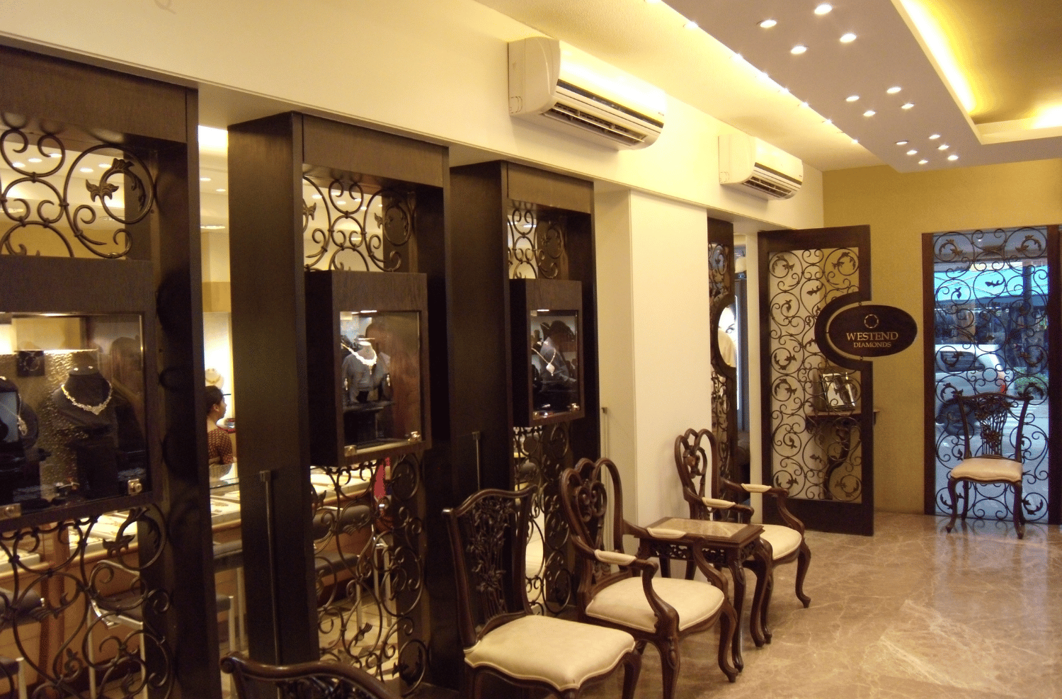 Manu Bhai Jewellers gallery 6