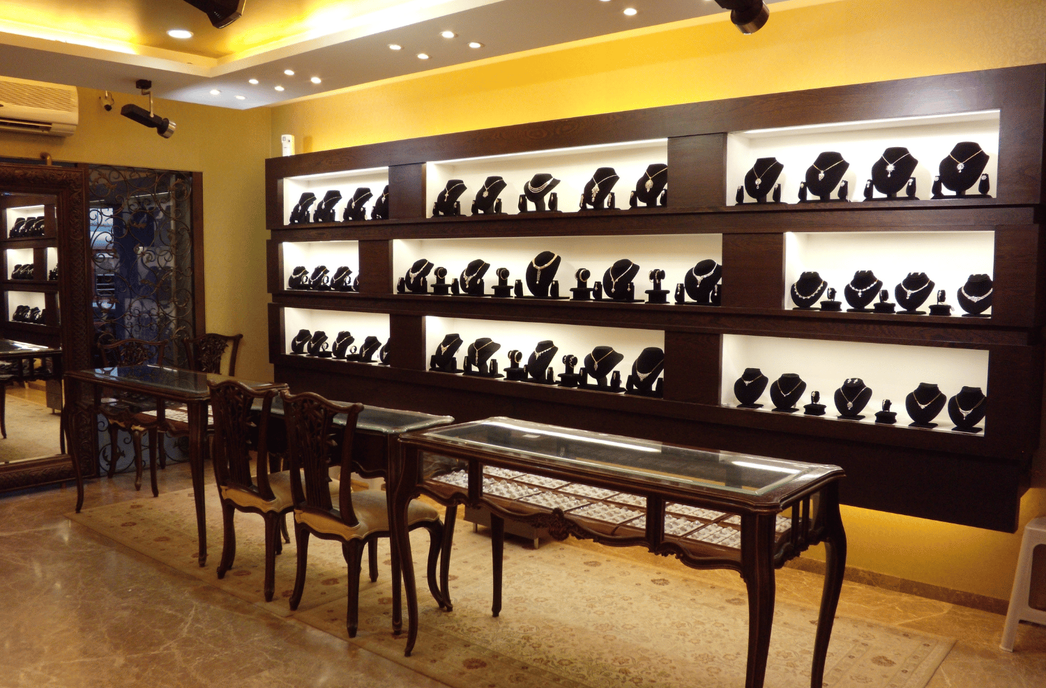 Manu Bhai Jewellers gallery 7